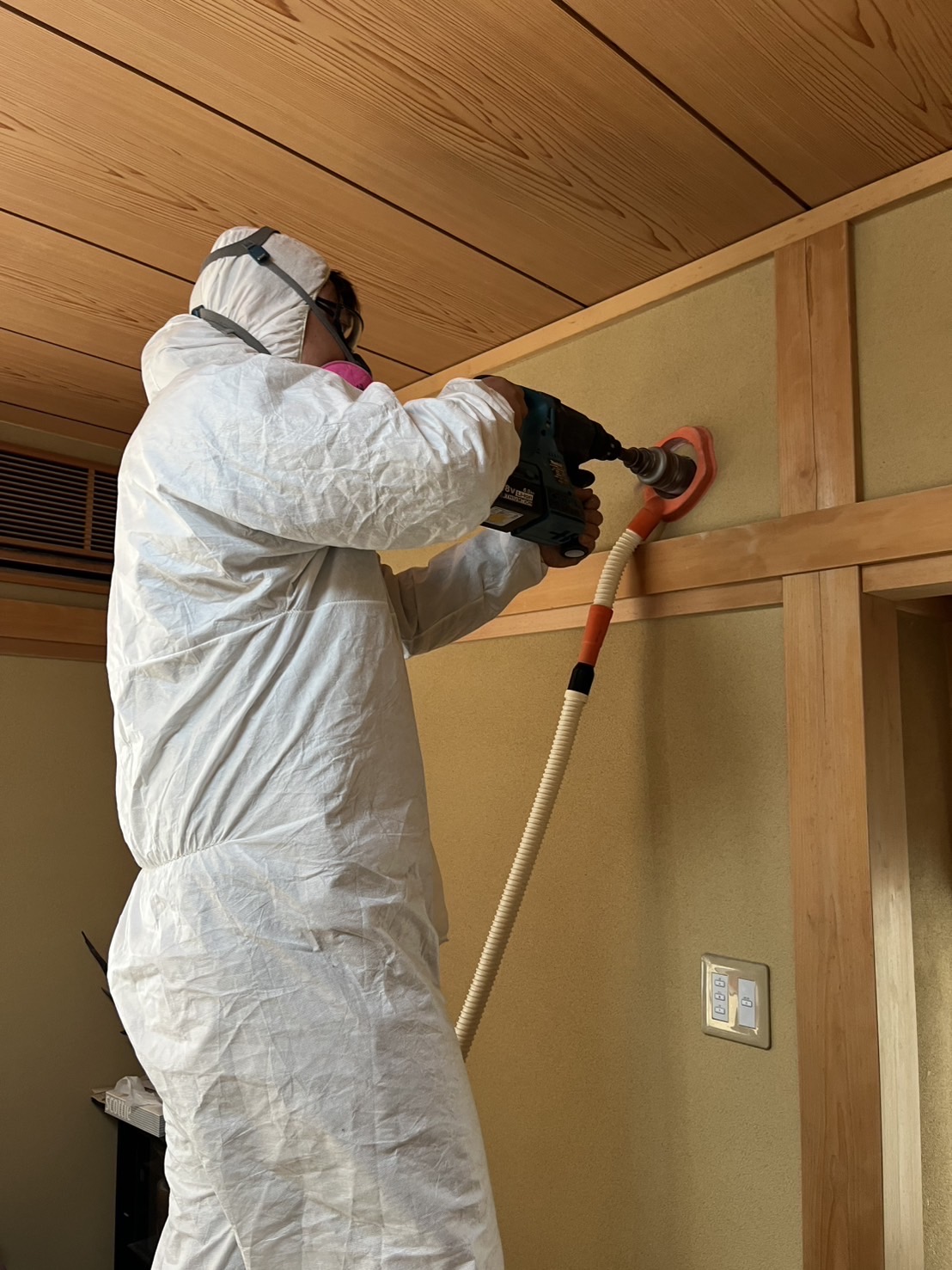 石綿調査対策を意識しながら穴あけ工事に対応する施工イメージ